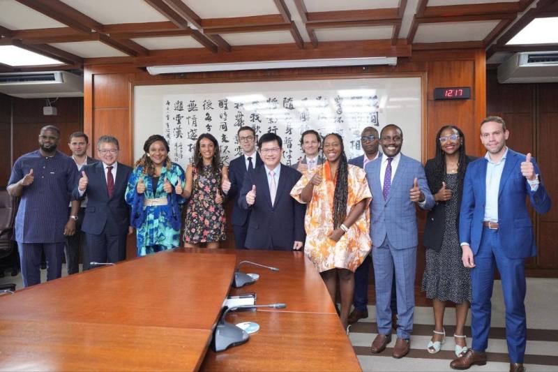 外交部長林佳龍歡迎「法國-非洲基金會」青年領袖代表團訪團。