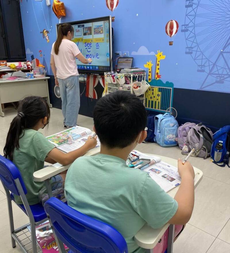 新竹縣補習教育協會推動「育苗專案」，號召逾380家補習班提供設籍竹縣的低收入戶及中低收入戶在學子女學習機會，可享低收費或全額免費補習。（新竹縣政府提供）