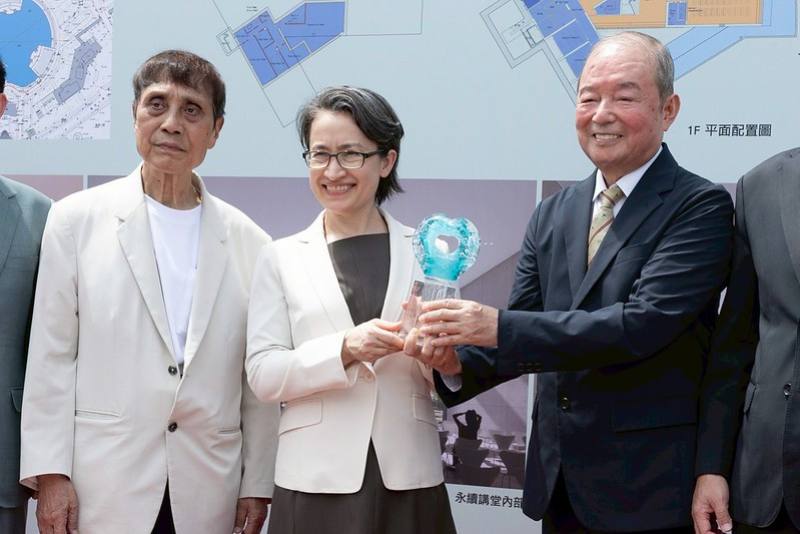 蕭美琴副總統9日上午前往臺北大學三峽校區出席「玉山永續講堂」動土祈福典禮
