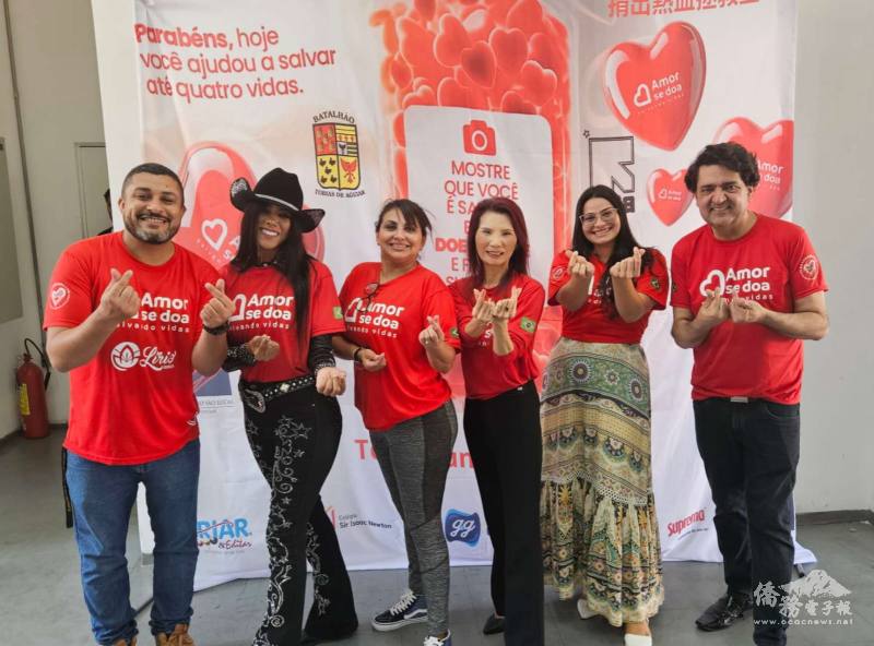 愛之贈予團隊與參與網紅合照