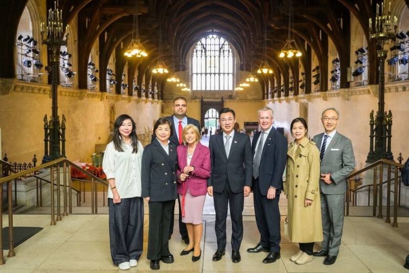 立法院副院長江啟臣6日率跨黨派立委訪問歐洲，會晤多位英國國會議員。（江啓臣辦公室提供）