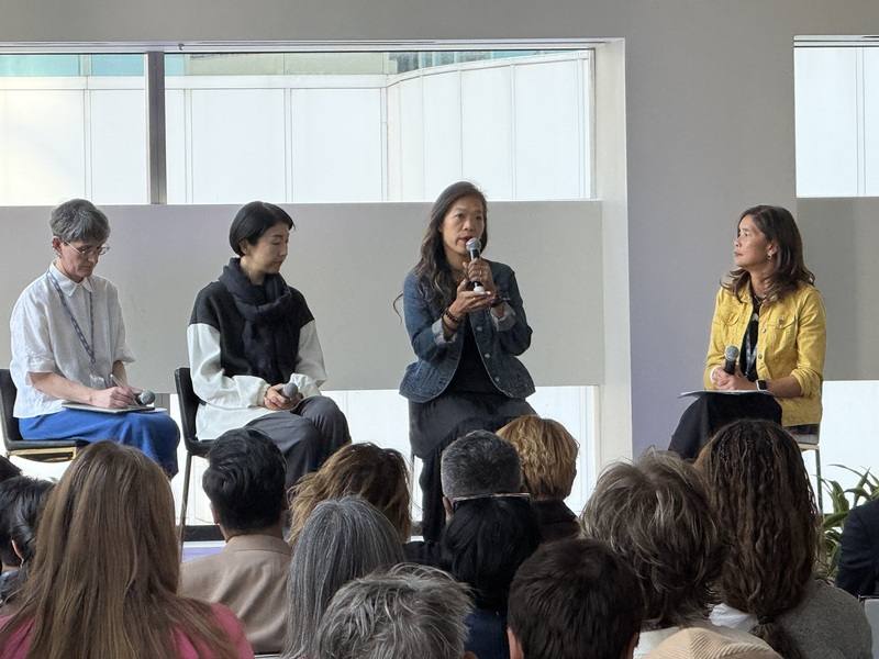 「左撇子女孩」導演鄒時擎（右2）在多倫多國際影展（TIFF）與日本女性導演早川千繪（左2）感性對談。