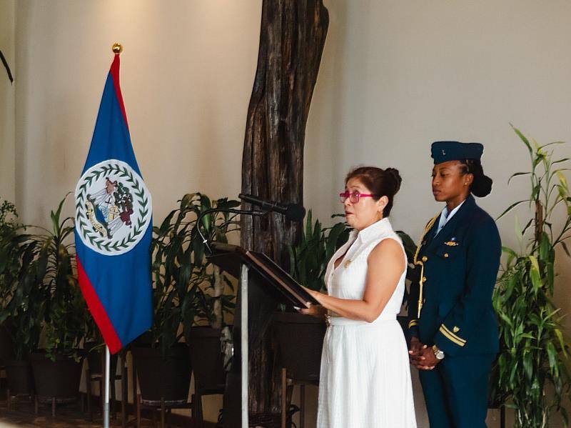 貝國總督察芙拉（H.E.Dame Froyla Tzalam）蒞臨現場