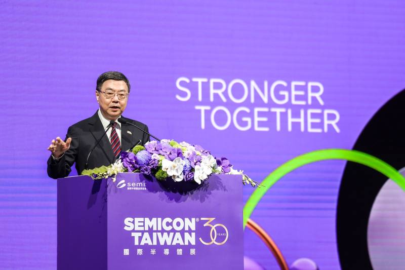 行政院長卓榮泰出席「SEMICON Taiwan 2025國際半導體展」開幕典禮