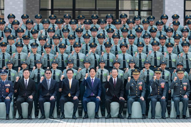 總統出席三軍士官新生聯合開學典禮　期勉精進本職學能　共同守護國家安全