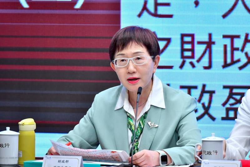 財政部長莊翠雲