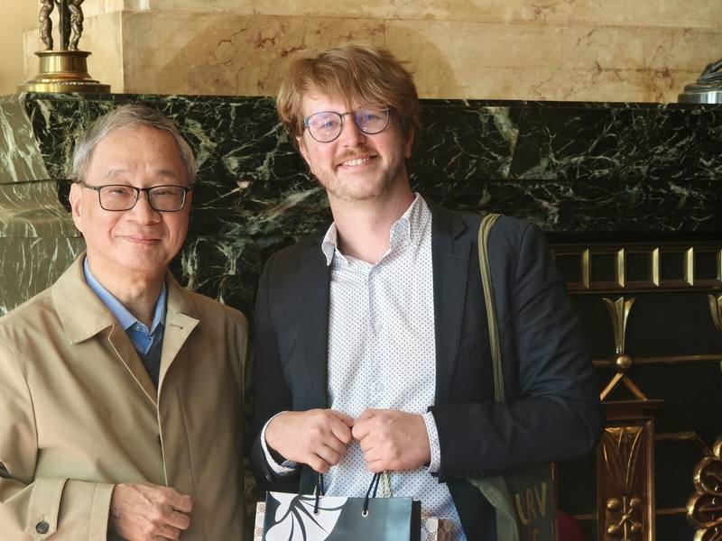 Culture Minister Li Yuan (left) meets Tomáš Poštulka, head of the One World film festival in Prague, the Czech Republic on Thursday.
