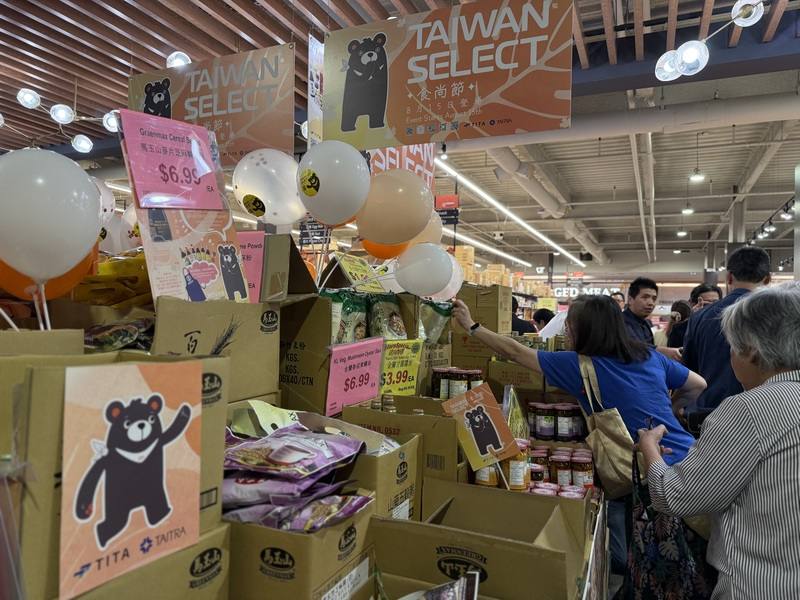 「Taiwan Select食尚節」在加拿大3大城市舉行，為期3個月，吸引消費者到場試吃採購，見證台灣食品軟實力