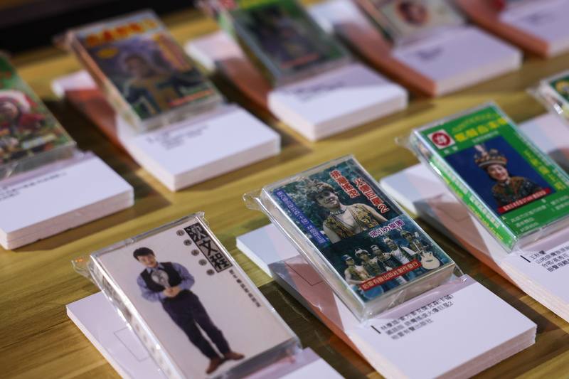 「原音如此流行—從山地歌謠到流行金曲」特展在台北華山1914文化創意產業園區展出，展期至21日，以「流行」視角帶領觀眾重新認識原住民族音樂，勾勒原民音樂的發展軌跡與影響力