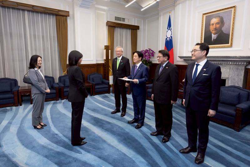 賴清德總統12日下午接受「貝里斯新任駐臺特命全權大使梅凱瑟（Katherine Vanessa Meighan）呈遞到任國書」