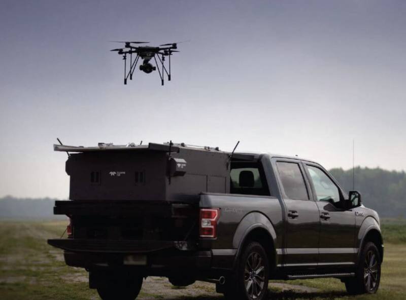 科力航太在今年國防展將聚焦無人機領域，展出可以安裝在車輛或快艇上的FLIR Sky Carrier 無人機自動起降系統及SkyRanger R70無人機。（科力航太提供）