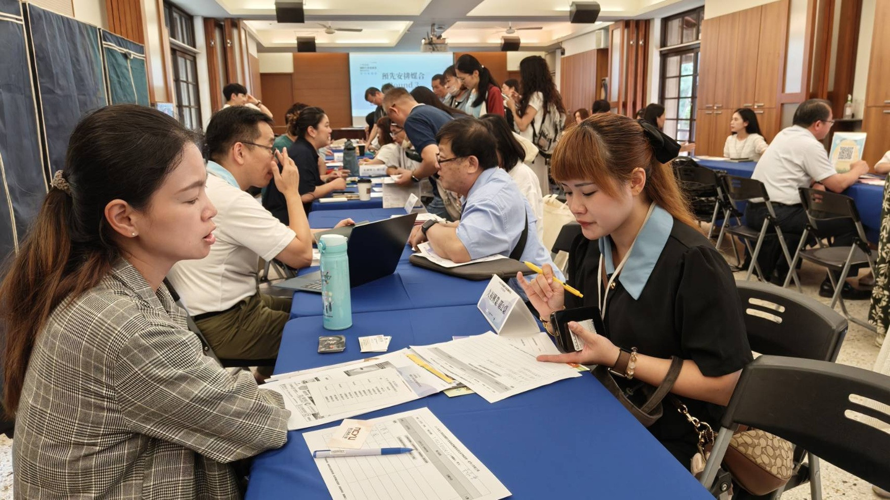 教育部持續推動國際生留臺就業輔導計畫 辦理產學座談會積極促成產學合作|文教 | 僑務電子報