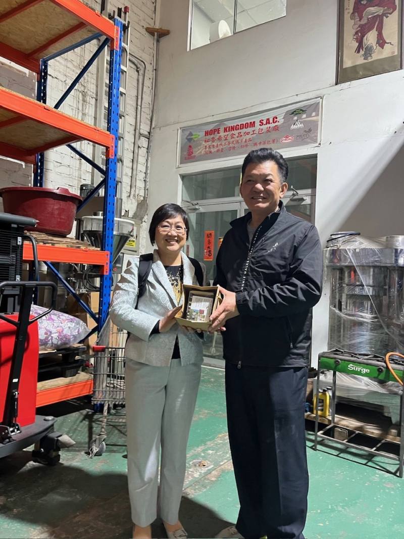 徐委員長訪視台商會陳監事長張溎先生寶號