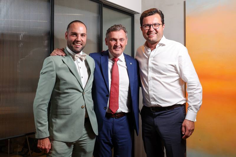 比利時佛拉蒙大區議會議員團一行9人，由聯邦參議員范魯維（中）率團從14日起訪台，訪台期間將陸續與台灣3大主要政黨的代表會面