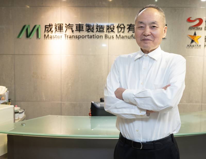 成運董事長吳定發（圖）表示，若要發展電動巴士，成運須走「異於常態」路線，一開始就要獨立自主開發完整的本土關鍵零配件解決方案，同時兼顧安全、環保、經濟等3大要件