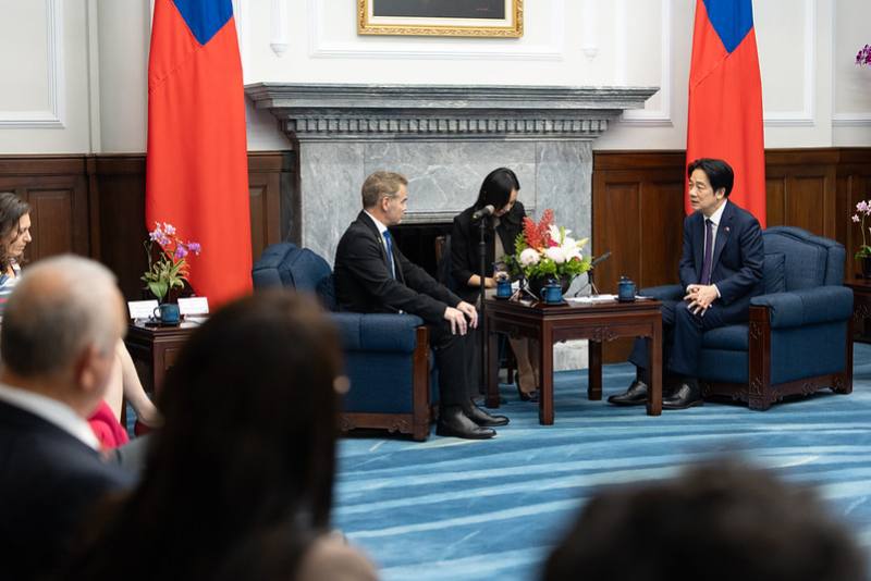 賴清德總統16日下午接見以色列國會友台小組主席杜伯斯基（Boaz Toporovsky）訪問團