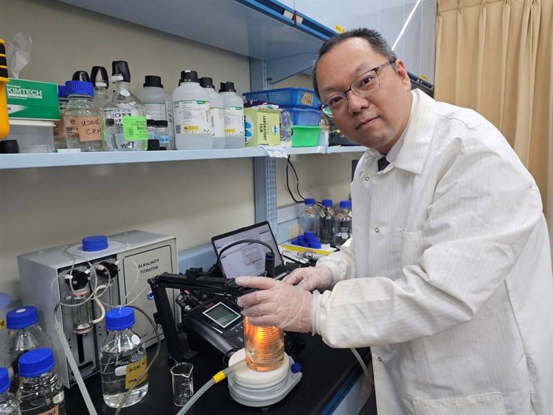 Lui Hon-kit, an associate professor in the Department of Oceanography at National Sun Yat-sen University. Photo courtesy of the National Sun Yat-sen University