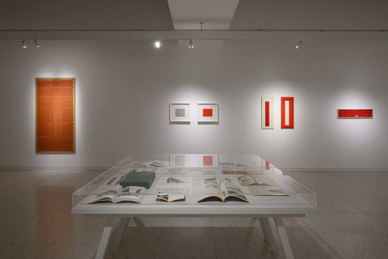 「Li Yuan Chia 李元佳個展」由文心藝術基金會邀請策展人游崴策劃，重新考察基金會對於已故藝術家李元佳作品的收藏，並展出不同時期作品，展期至2026年1月18日。（文心藝術基金會提供）