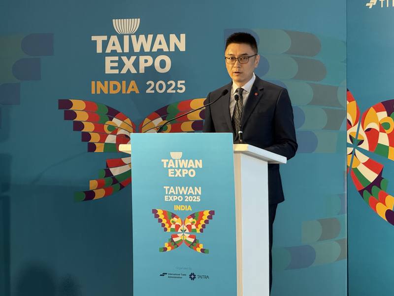 2025年印度台灣形象展將在新德里舉行，中華民國對外貿易發展協會市場拓展處副處長鄭凱仁（圖）在展前記者會上表示，這次展會主題都與印度目前的重點政策呼應，AI、無人機等更是展會的焦點