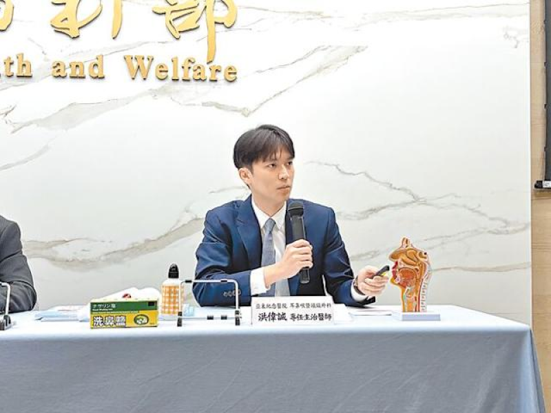 亞東紀念醫院耳鼻喉暨頭頸外科專任主治醫師洪偉誠（圖）說，如有輾轉難眠、頻繁醒來、睡醒後仍十分疲倦及白天注意力不集中等現象，即使沒打呼，也要適時尋求專業協助。（中央社檔案照片）