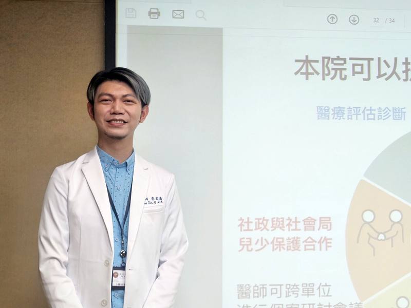 台灣約有9%兒童受到注意力不足過動症（ADHD）影響，真正接受完整治療的比例僅約1%。三軍總醫院精神醫學部主治醫師李嵩濤（圖）表示，這意味著許多孩子未能及時獲得支持，導致學習、人際及情緒發展受阻