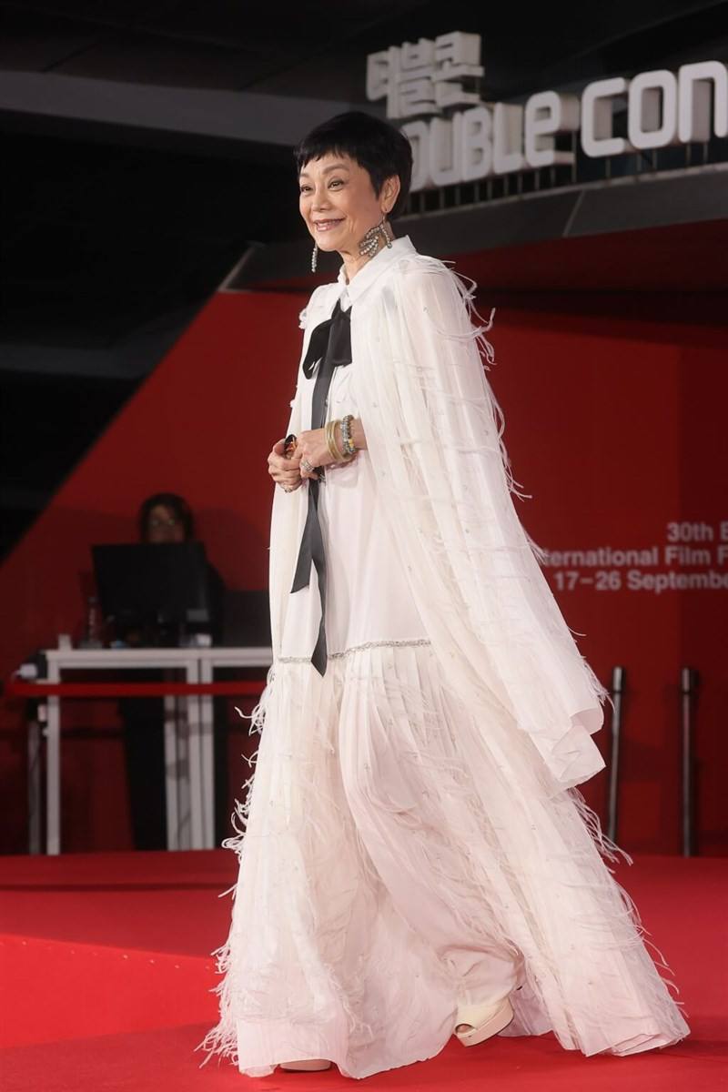 Taiwanese actress-director Sylvia Chang walks the red carpet at the 30th Busan International Film Festival on Wednesday. Photo: Yonhap News Agency