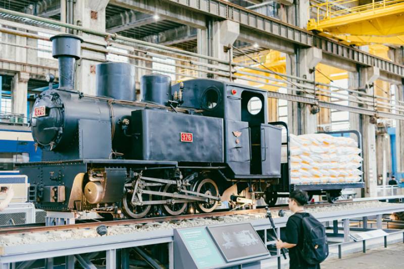 鐵博的籌備獲得許多鐵道迷響應，並慨然捐出重要物資文獻，如這輛由民間收藏家戴勝堂所捐贈的糖鐵蒸汽火車