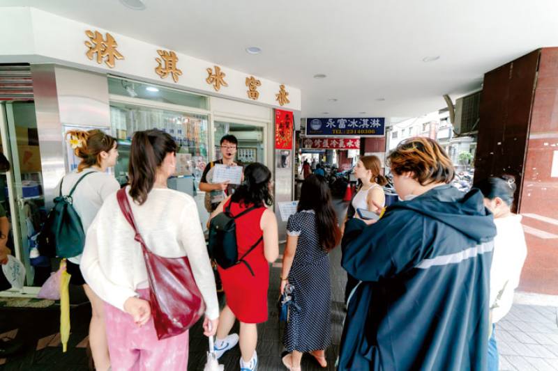 已有80年歷史的永富冰淇淋，是萬華老城區的景點，有針對外國朋友的導覽行程將其納為走讀景點