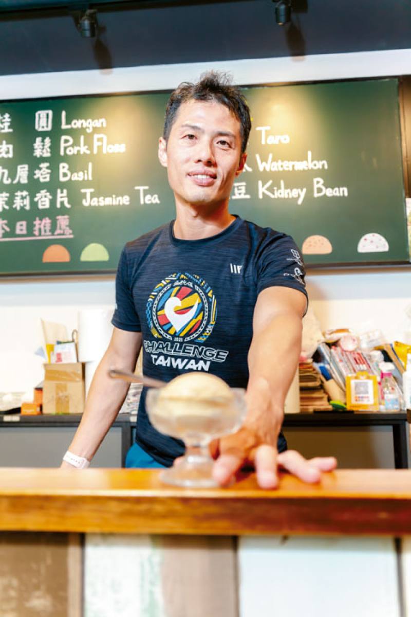 把爺爺一生的心血扛在肩上，高慶豐努力帶著雪王，往百年老店邁進