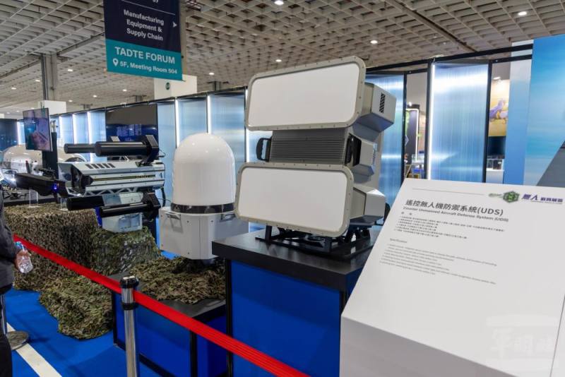 「遙控無人機防禦系統（UDS）」具備「威脅預警雷達」、「被動偵測系統」，可偵測5公里之微型無人機