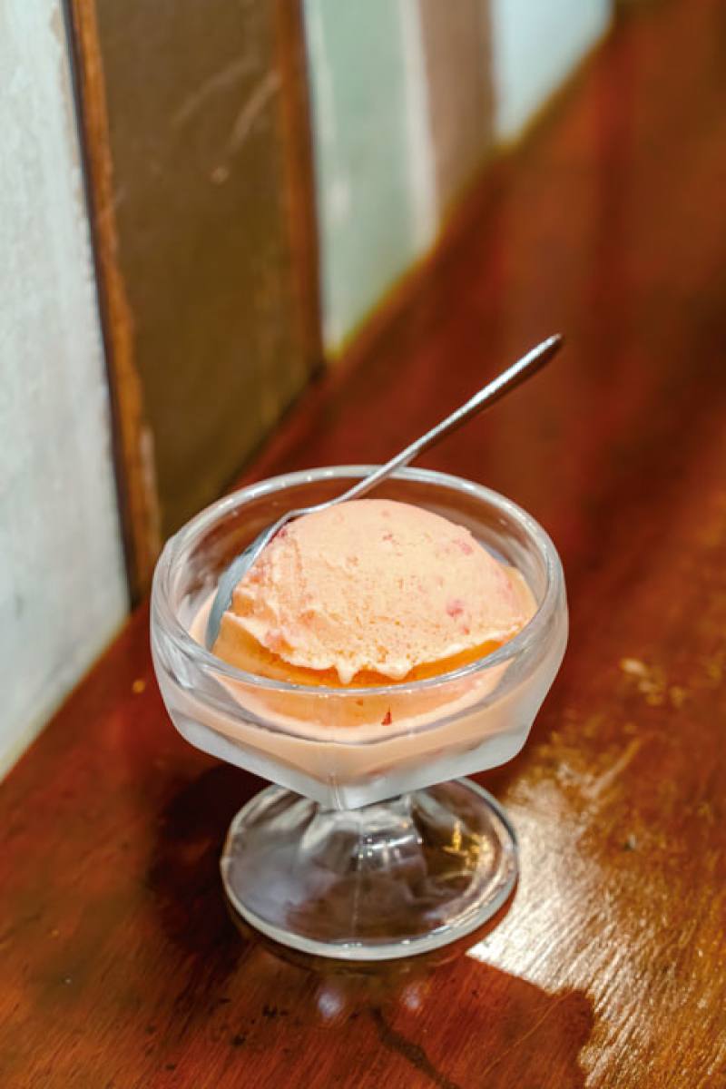 西瓜是雪王的招牌口味，可以吃到果肉和西瓜籽