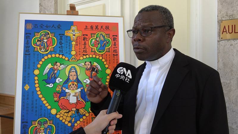 駐教廷使館邀請台灣藝術家謝省民到梵蒂岡策展，教廷跨宗教對話部副祕書長鮑霖神父接受中央社專訪，談到這次展覽呈現台灣多元文化，以及不同宗教間的和諧相處