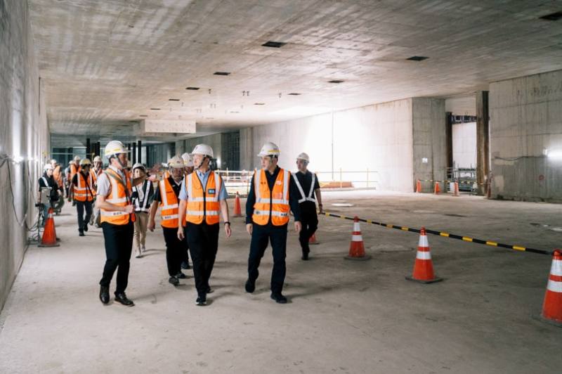 交通部長陳世凱視察機場捷運延伸至中壢站及桃園鐵路地下化中壢站工程