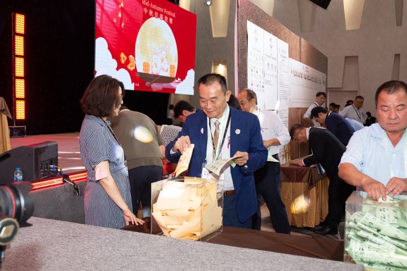 同奈臺灣商會在全體會員的熱情支持下，大會依循民主程序，圓滿完成第15屆理監事會改選