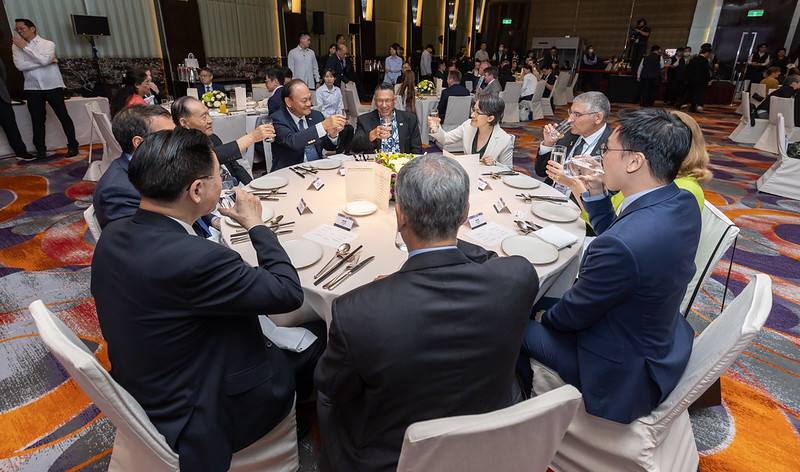 副總統出席「總統府全社會防衛韌性國際論壇－韌性台灣 民主永續」晚宴