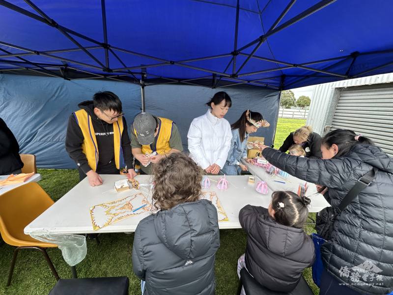 燈籠手作攤位實況