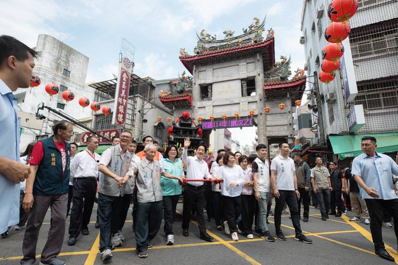 總統出席夜巡諸羅城遶境活動祈求保境佑民