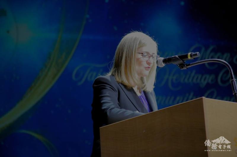 鳳凰城市長凱特蓋蕾歌致詞