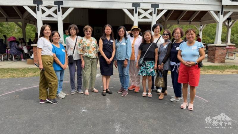 北美洲台灣婦女會(NATWA) OK Chapter 參加台灣同鄉會辦的活動