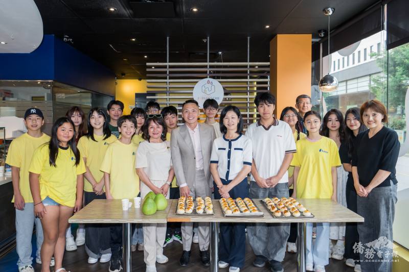 學員完成的蛋黃酥作品，準備與社區分享