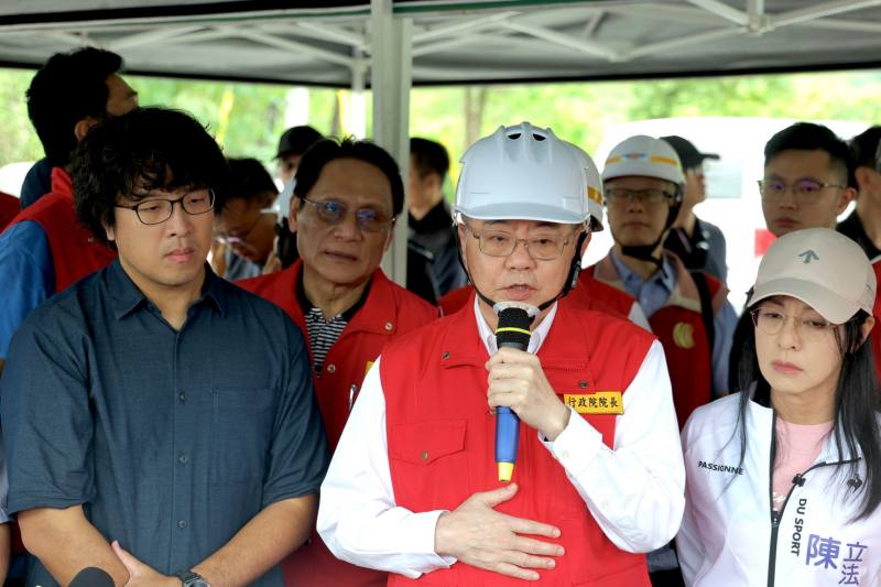 卓院長說明政府已啟動救災機制