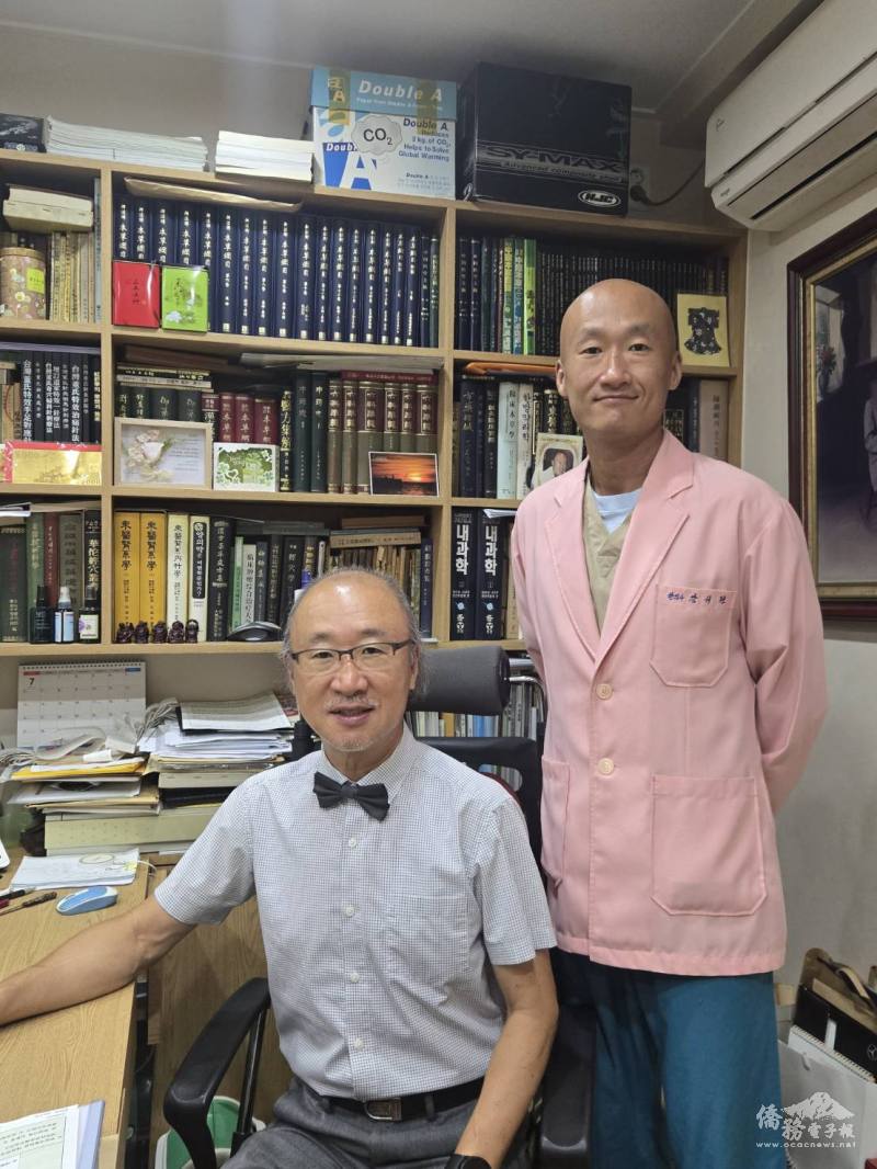 姜書源從小看著父親從事公益，耳濡目染下傳承仁心