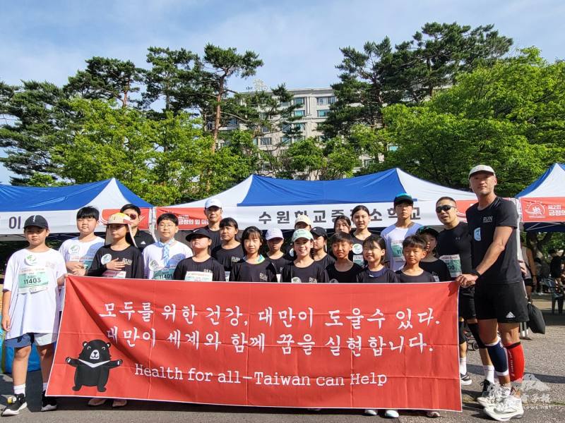 姜書源今年帶領學生連續第3年參與「肯定力量10Km馬拉松大賽」