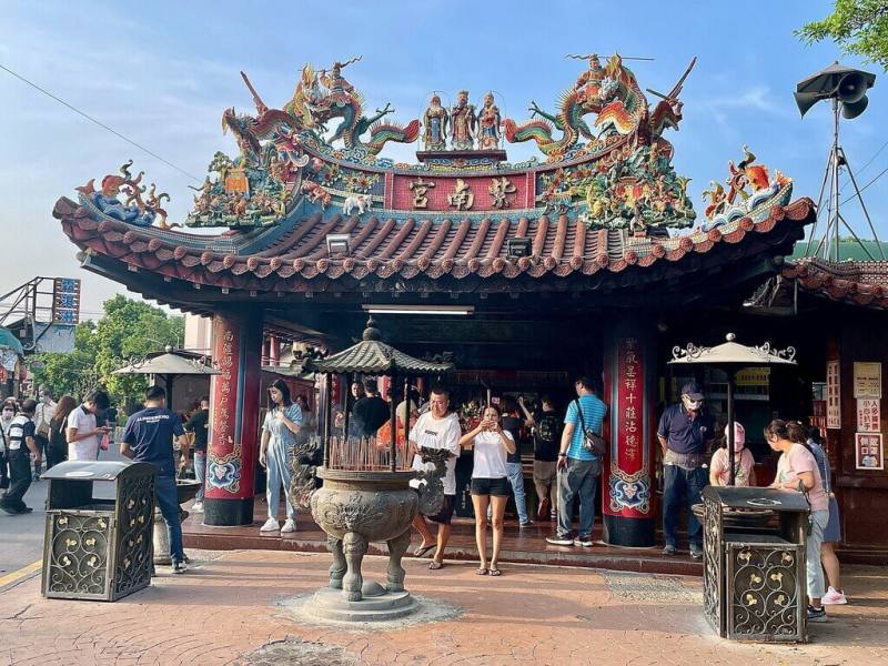 交通部參山國家風景區管理處推出「台灣好行跑水求財線」超值優惠行程套票，搭乘台灣好行專車暢遊竹山紫南宮、走訪田中老街，只要新台幣150元，限量400套，賣完為止，圖為南投竹山紫南宮。（參山處提供）