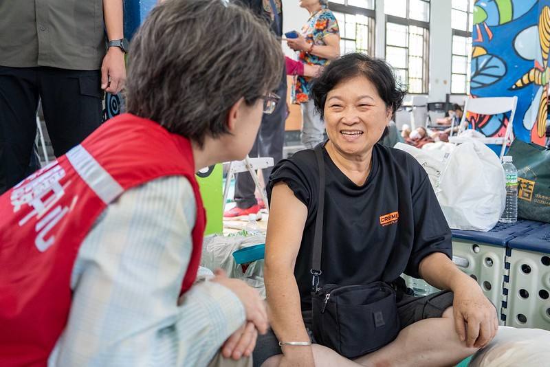 副總統關心救災進度及傾聽災民需求，並強調，中央會與地方協力救災，幫助鄉親儘速解決困難、恢復正常生活