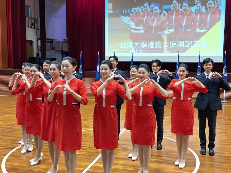 銘傳大學禮賓大使團連續41年參與國慶服務，為了在國慶典禮上展現最到位的服務表現，銘傳禮賓大使也接受語言、儀態、危機應變等訓練