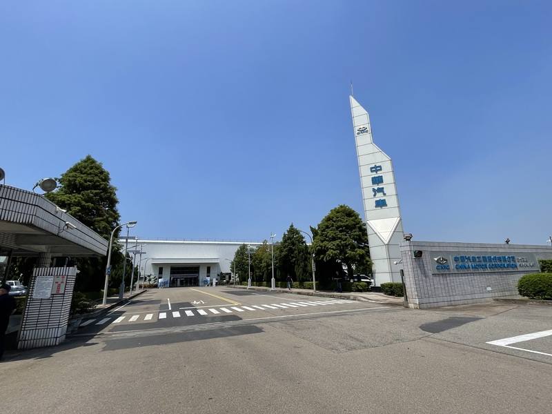 中華車在永續報告書中表示，擴大太陽能等再生能源使用，2050年目標淨零碳排。此外，積極布局半導體專業自動化物流解決方案