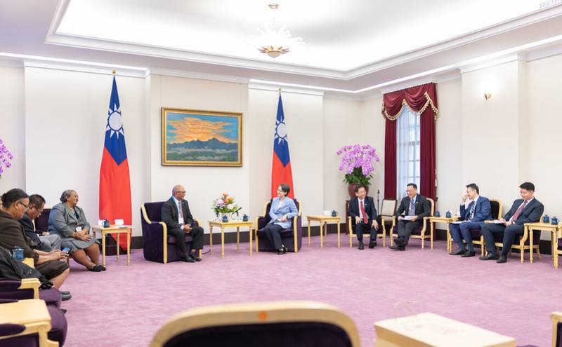 副總統接見「帛琉共和國眾議院議長柯奈伉儷乙行」並相互交流