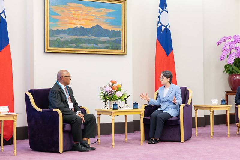 副總統接見「帛琉共和國眾議院議長柯奈伉儷乙行」