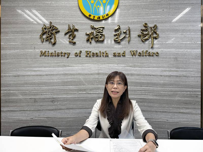 115年健保總額協商結果出爐，健保會執行秘書周淑婉（圖）26日對媒體說明，醫院總額達新台幣6853.06億元、西醫基層總額1861.99億元、牙醫門診總額583.69億元、中醫門診總額364.29億元